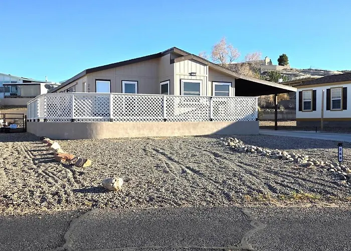 Cliff Views, Hot Tub, Game Room, Kayaks Page